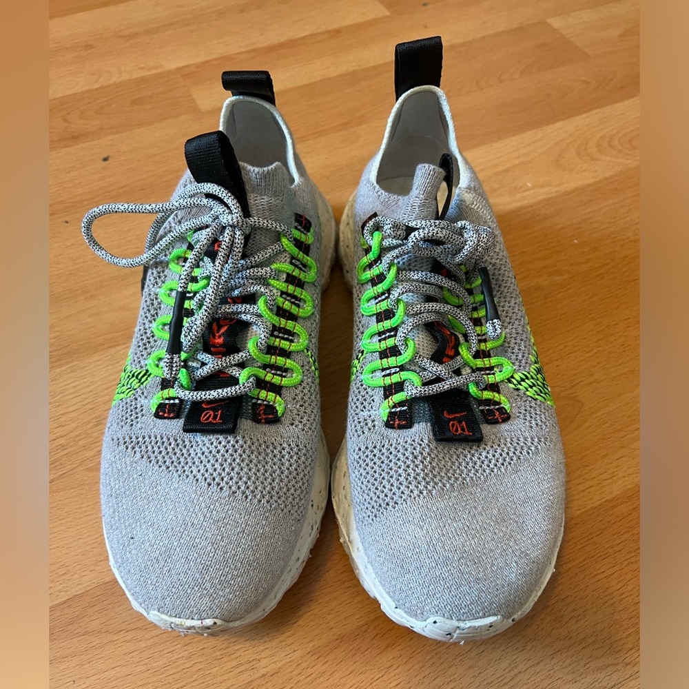 Nike Space Hippie 01 size 6